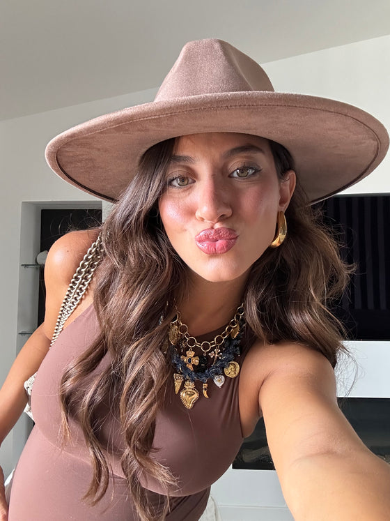 Cappello falda larga beige