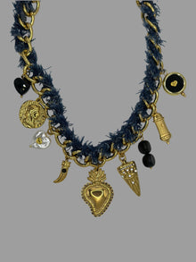  Collana cuore sacro in denim